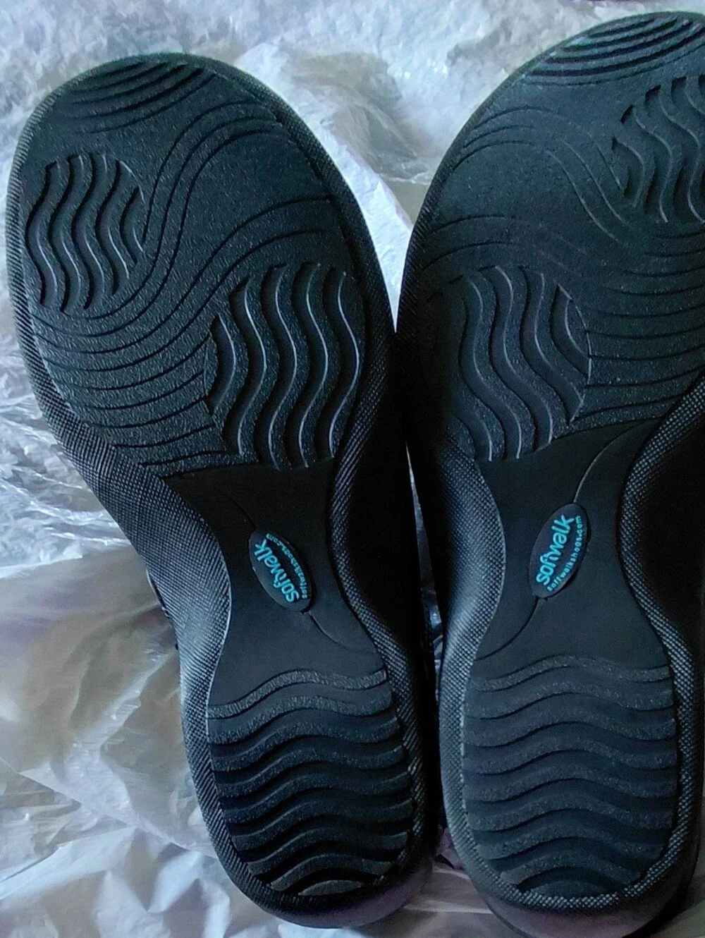 SoftWalk Black Slip-On Comfort Flats for Women Size 11WW